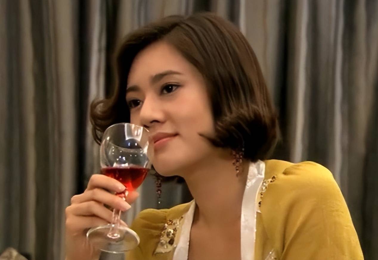 《回家的诱惑》番外:艾莉以为林品如死了就能独占洪世贤,婚礼当天她穿
