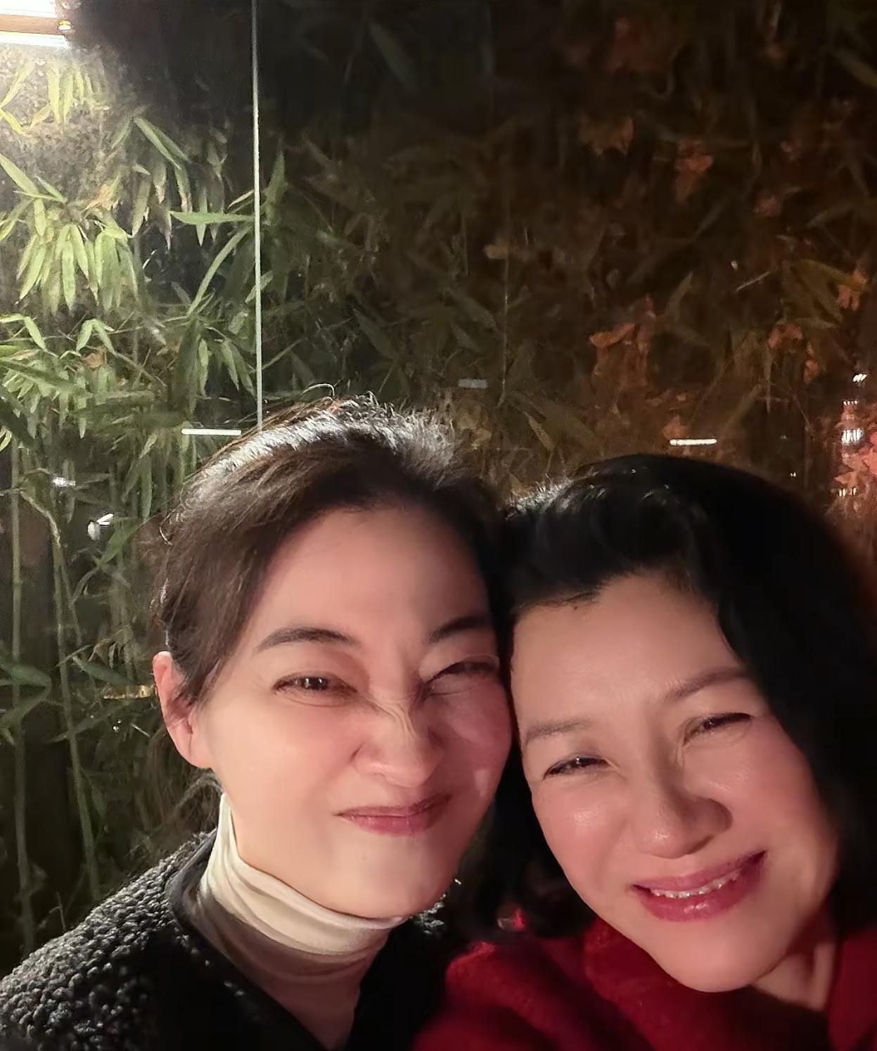 刘琳豪爽喝酒十口之家同住餐桌细节暴露婚姻真相网友二婚遇真爱