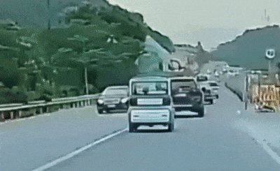 别再被骗了！“老头乐”不是车是“祸”，出事谁负责？-有驾