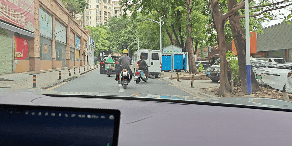 闹市穿行像个老司机，八成大定选高阶智驾，实用才是真本事-有驾