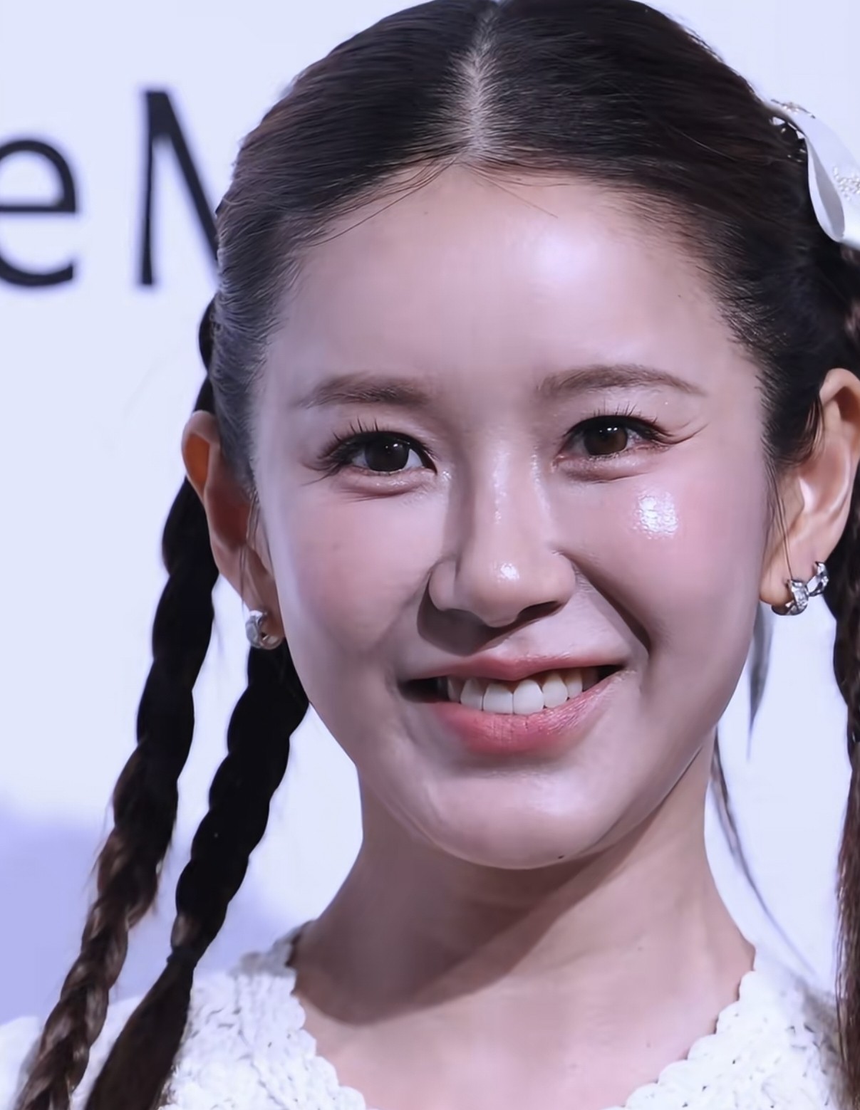 陈赫老婆张子萱好不容易敢走红毯了结果扎双马尾扮嫩被骂上热搜