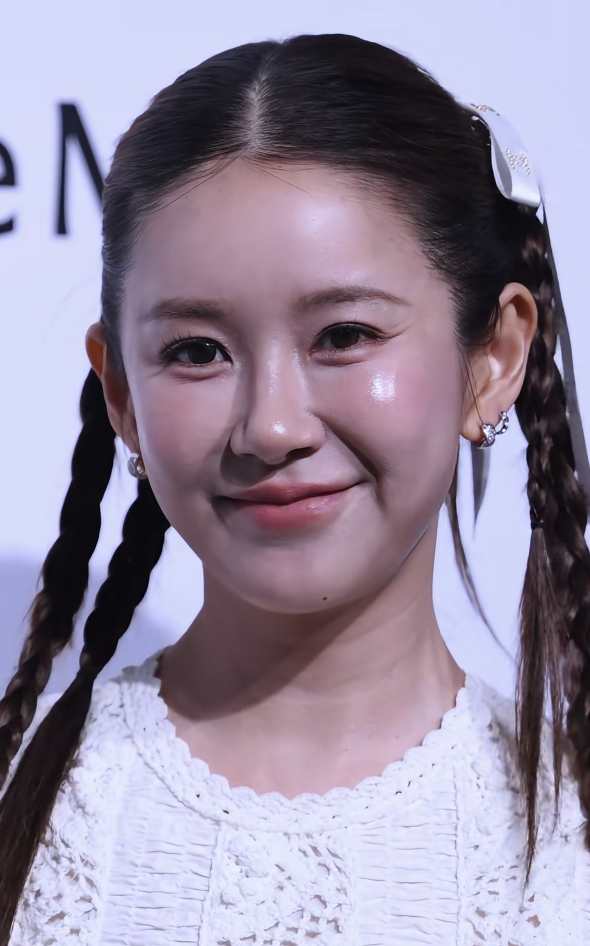 陈赫老婆张子萱好不容易敢走红毯了结果扎双马尾扮嫩被骂上热搜