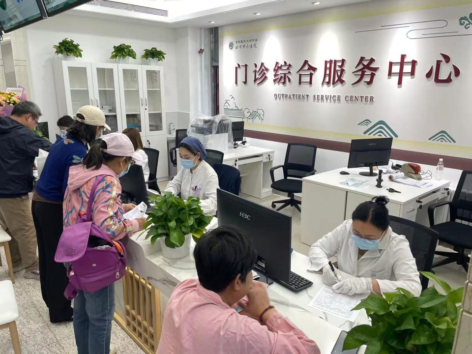 北京中医医院全天陪诊含挂号多科室就医统筹安排，高效完成就诊的简单介绍