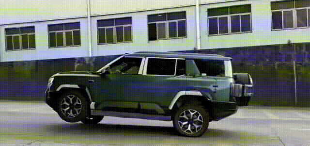 豹8三轮行驶是噱头还是保命符？智能底盘技术大揭秘：这钱到底该不该花？-有驾