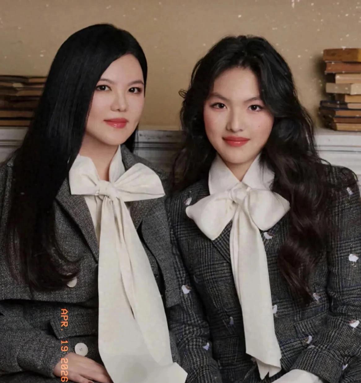 李湘暴瘦后首露面与王诗龄现身小区遛弯母女同框还是没一点互动