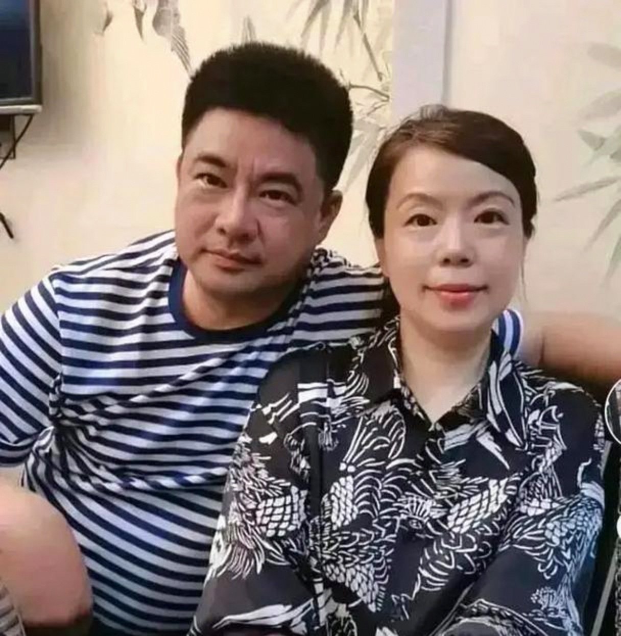 姚策养母那边的事曾养活上百直播间现在这些主播反过来教许敏亲大姐