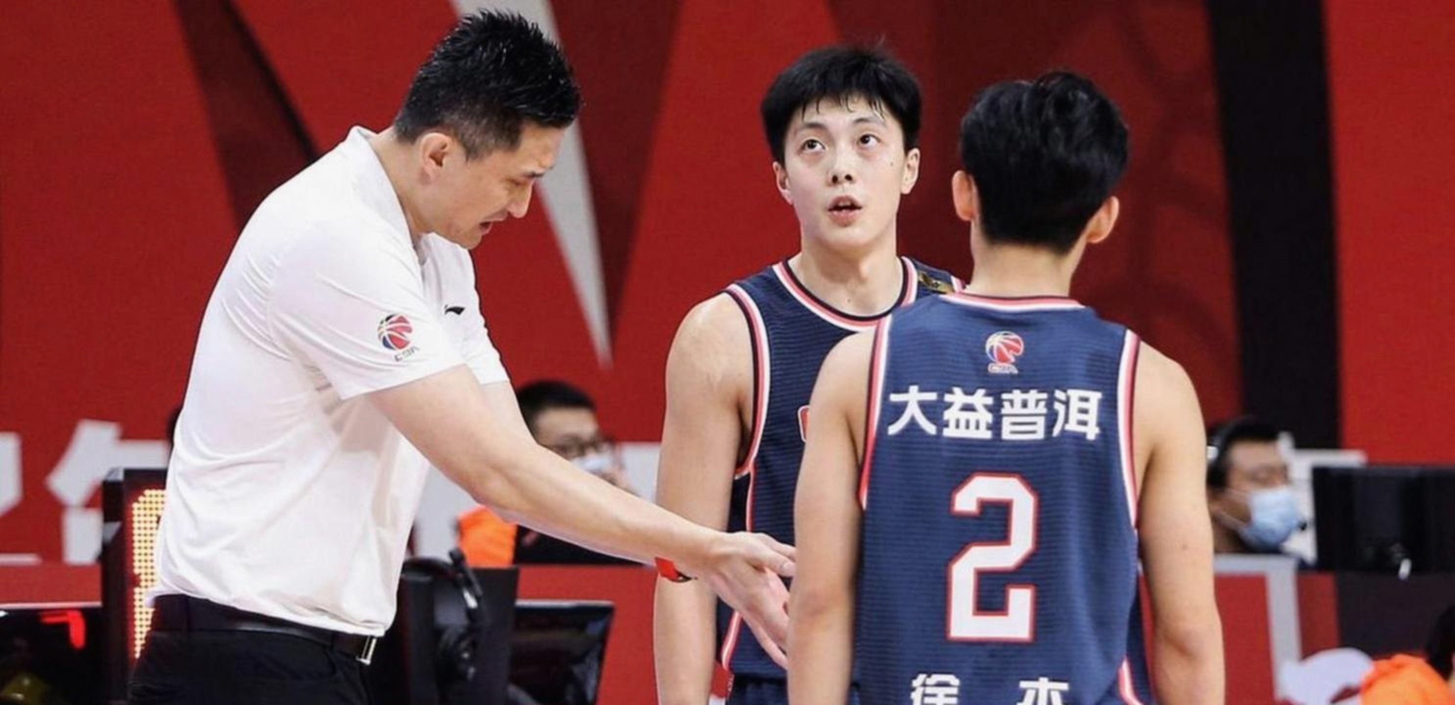 赛程｜CBA新赛季备战持续推进，牵动篮球版面，外援配置和本土核心受到关注，球迷讨论提前升温