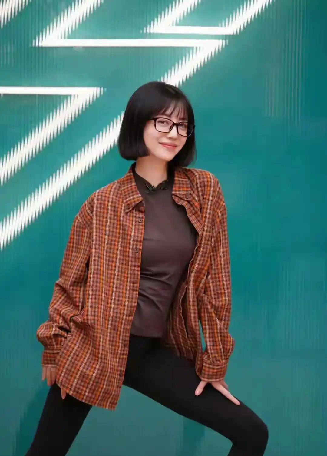 李溪芮这腿型绝了内娱腿精称号真不是吹的