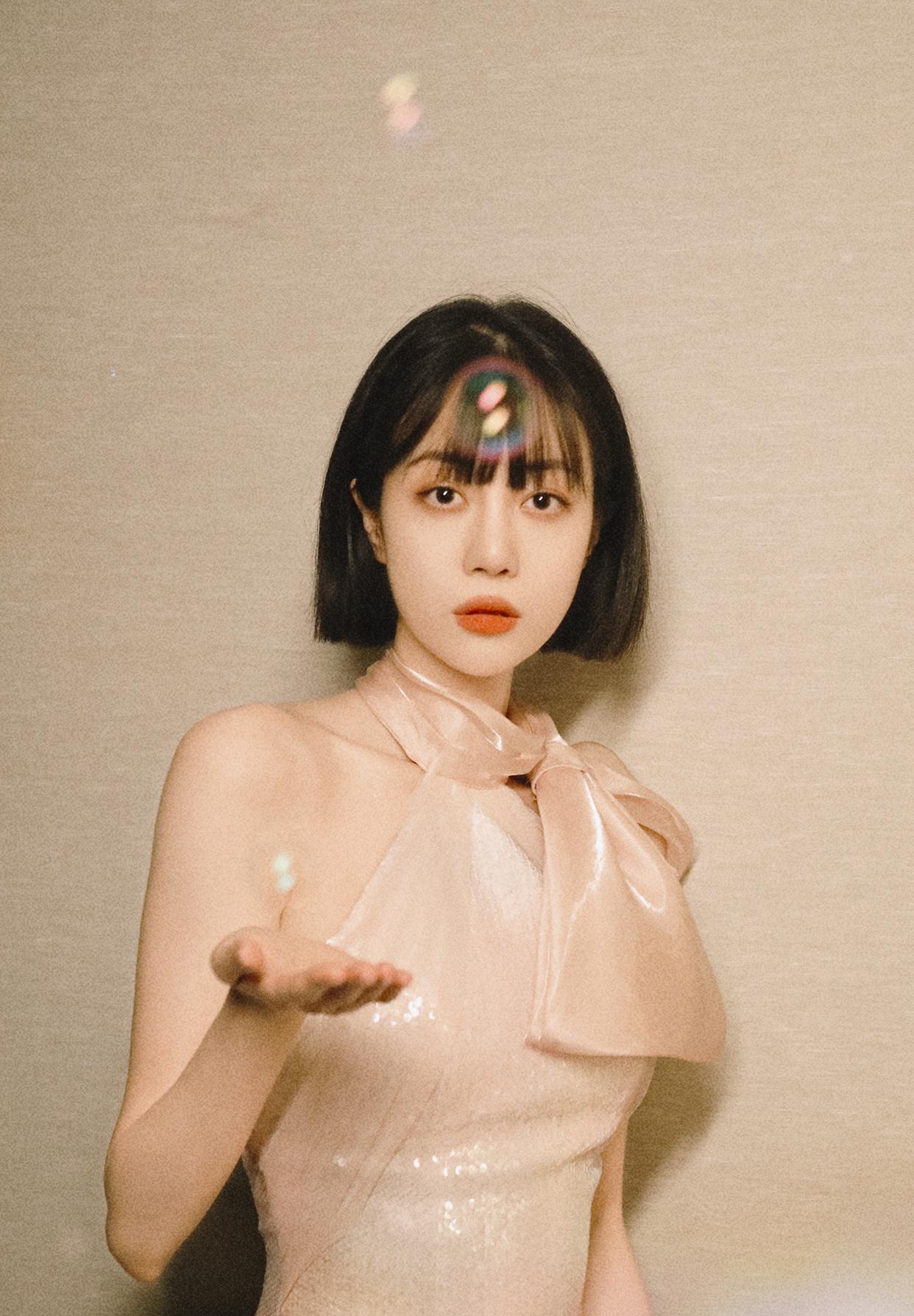 李溪芮沐彩虹柔光乘风绽放一夏绚烂尽显耀眼风采