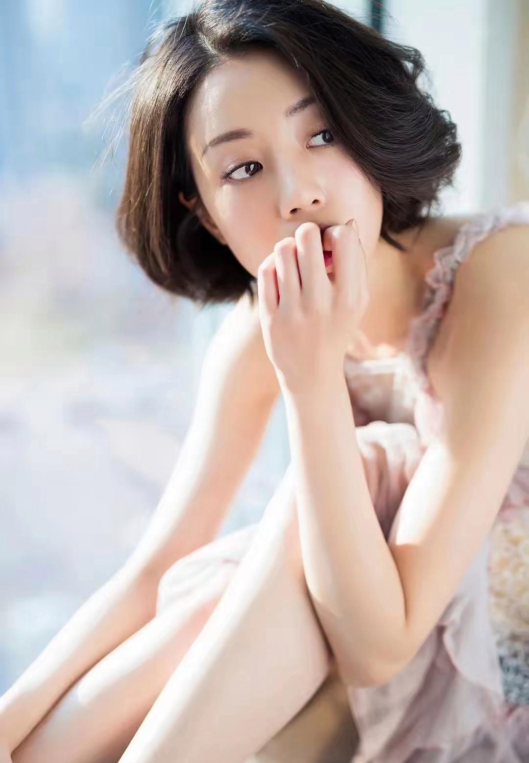 李溪芮飒爽干练演技超绝灵动眉眼直击人心