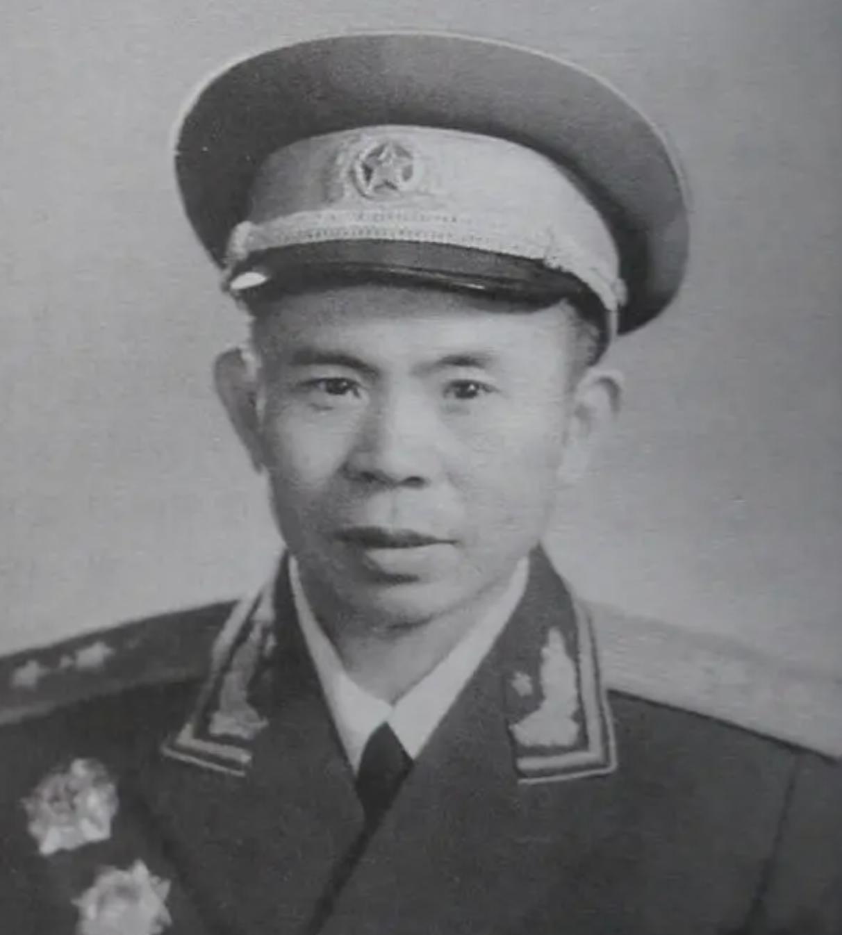两位副军长新中国成立后皆被授予中将军衔为何军长反而只是获得少将?