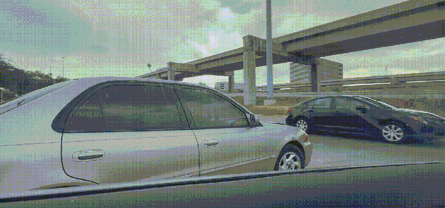 特斯拉无人出租频发翻车事故，路口卡壳又空调失灵，正遭官方严厉审查-有驾