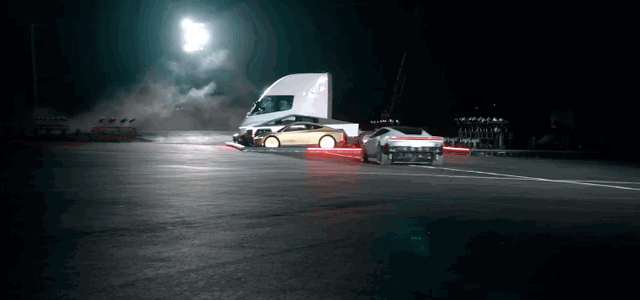 特斯拉Roadster等九年终于上天！空中翻转倒挂掠过车队，这逆天一飞惊艳全球-有驾