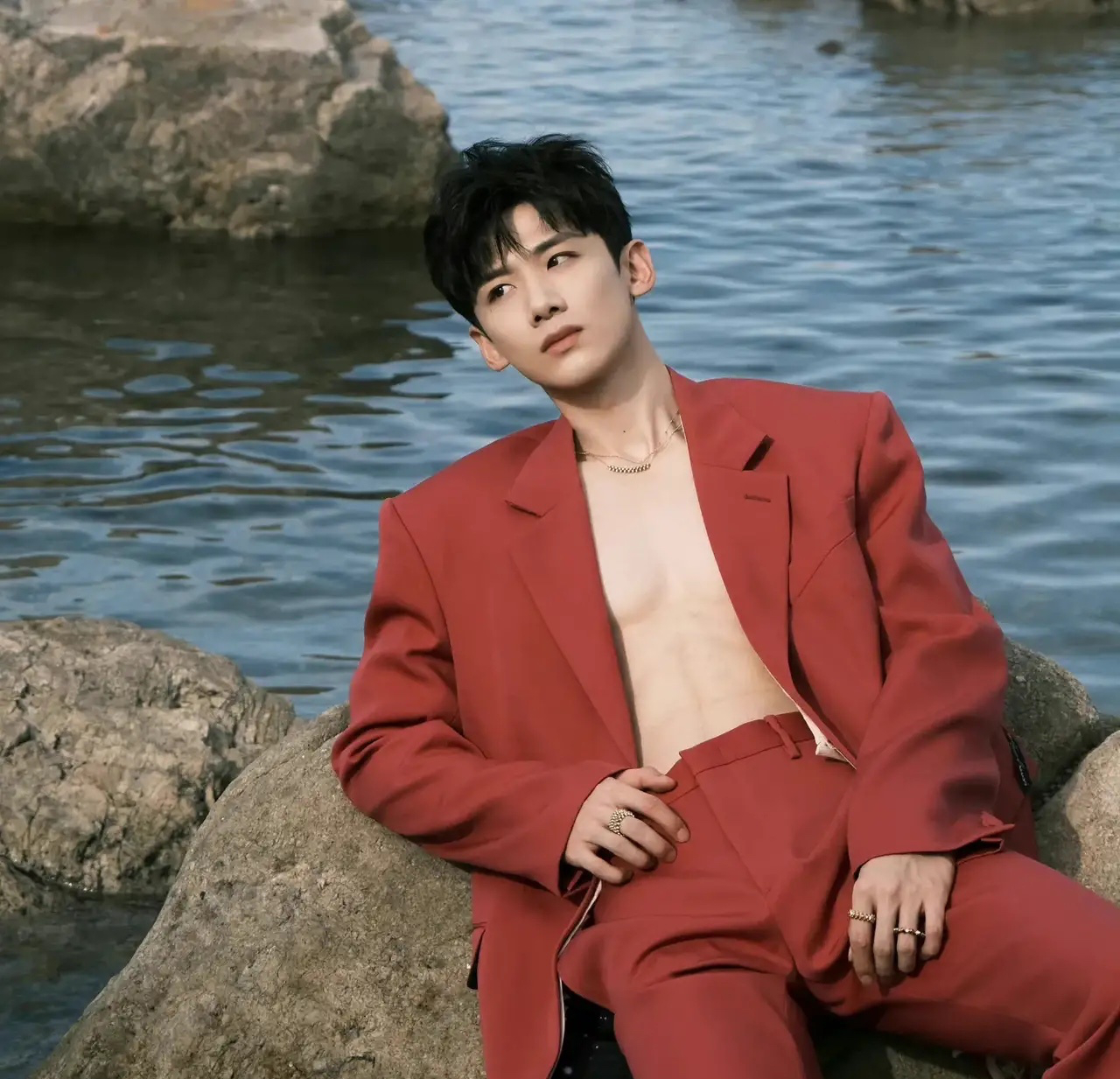 白敬亭说初一必须穿红色