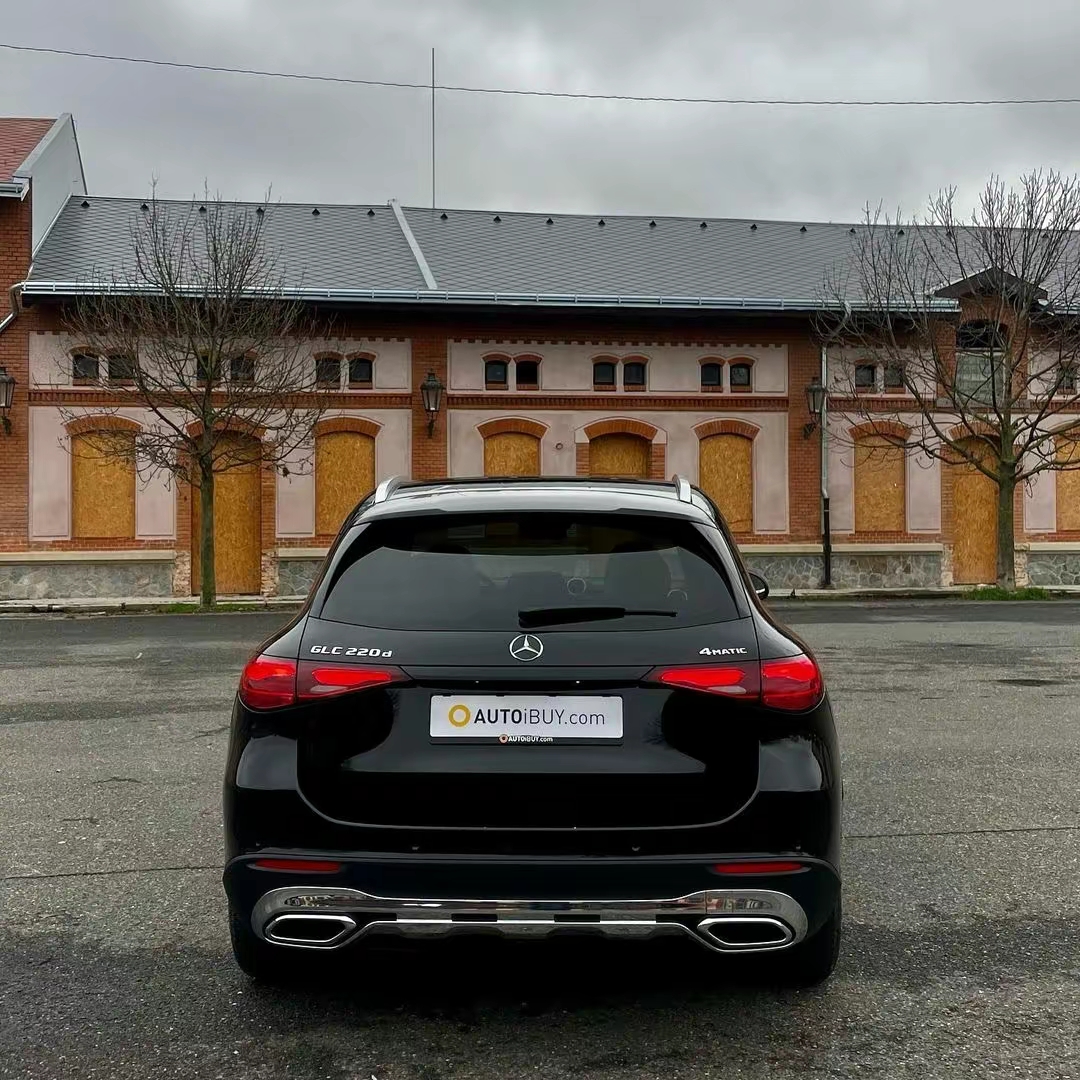 奔驰glc220d亮相,柴油引擎更霸气,海外预售36万,对标宝马x3