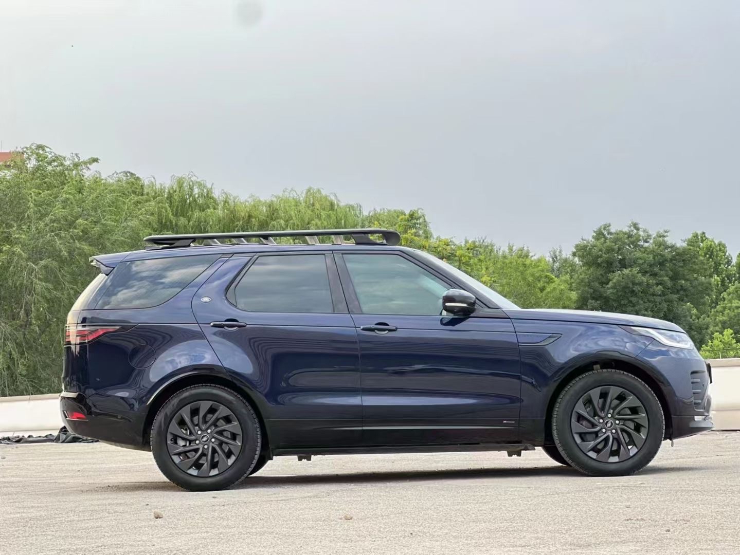 全部办好32个多拿下22年路虎发现5值吗