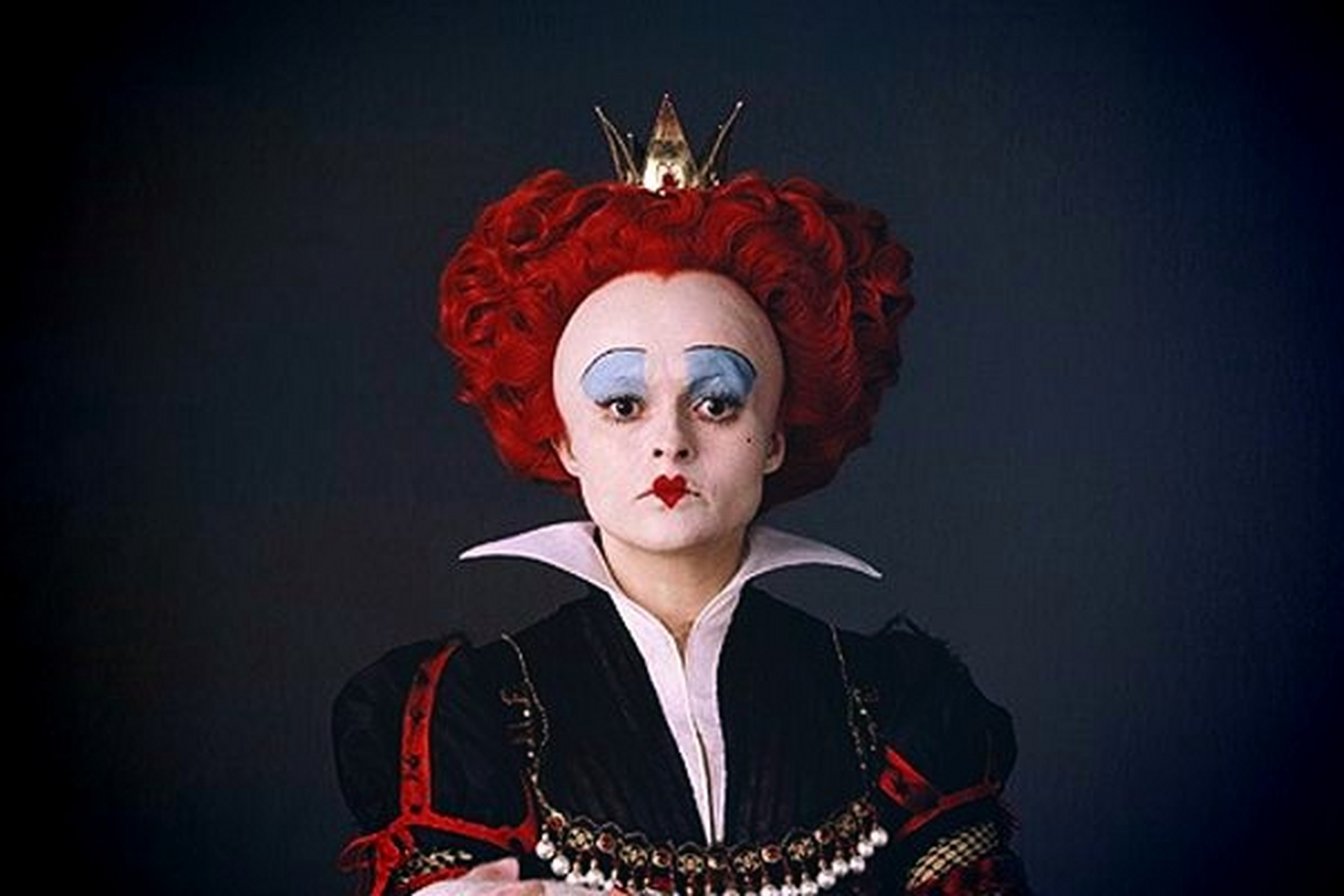 红皇后的扮演者原来是个美人,真让人感到意外![观望]#爱丽丝梦游仙境