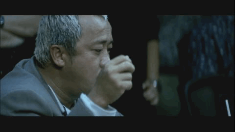 他从落魄富二代到替身演员,终成香港娱乐圈大佬