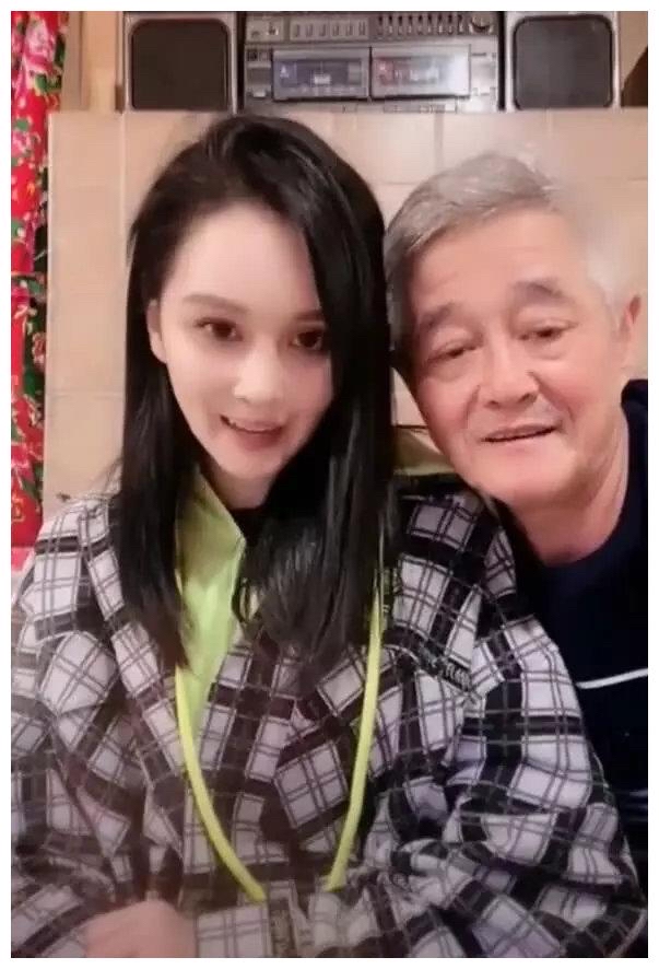 赵本山和女儿小芳的父女情