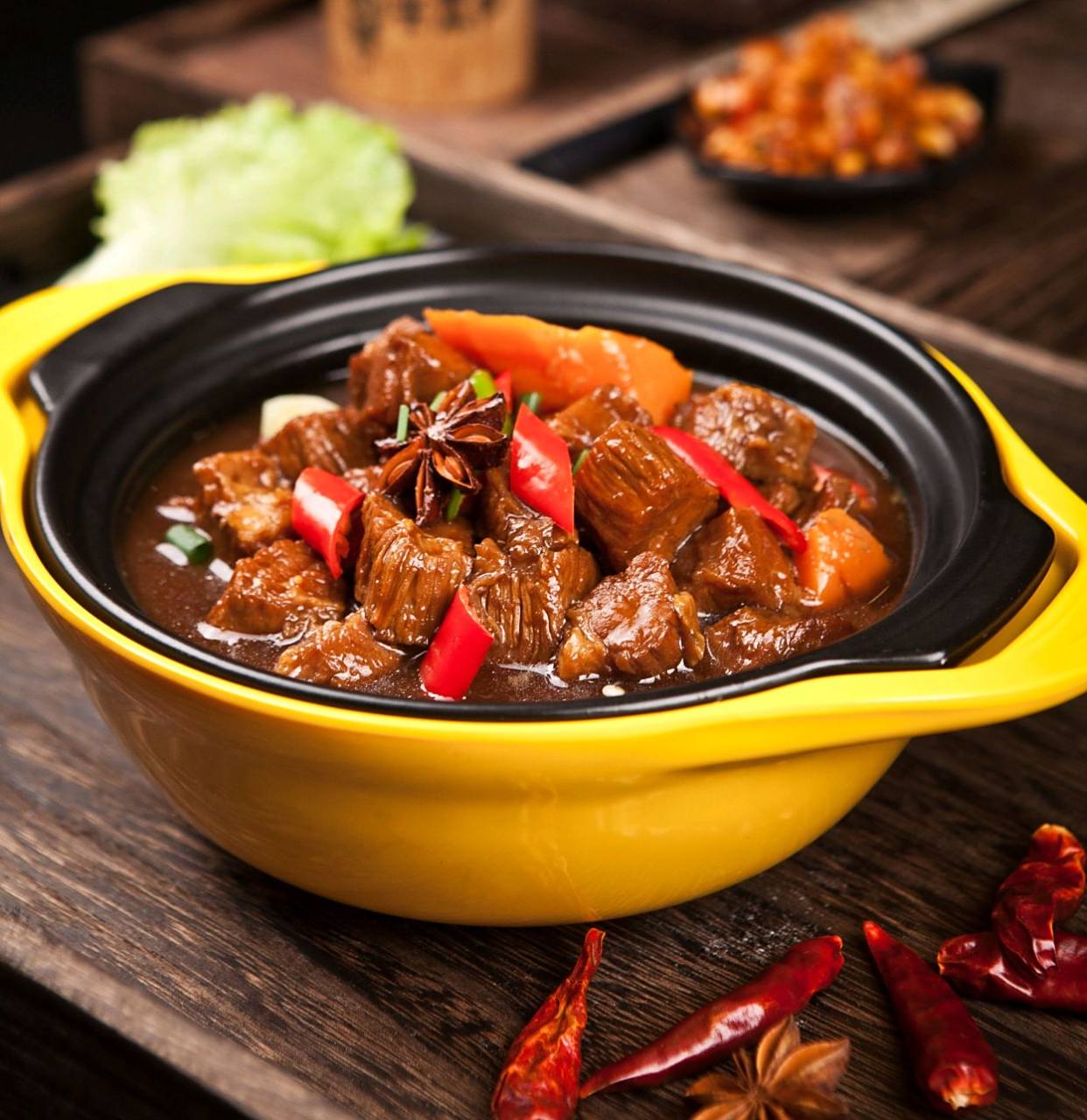 黄焖鸡中的战斗机——吴太和鲍汁黄焖鸡