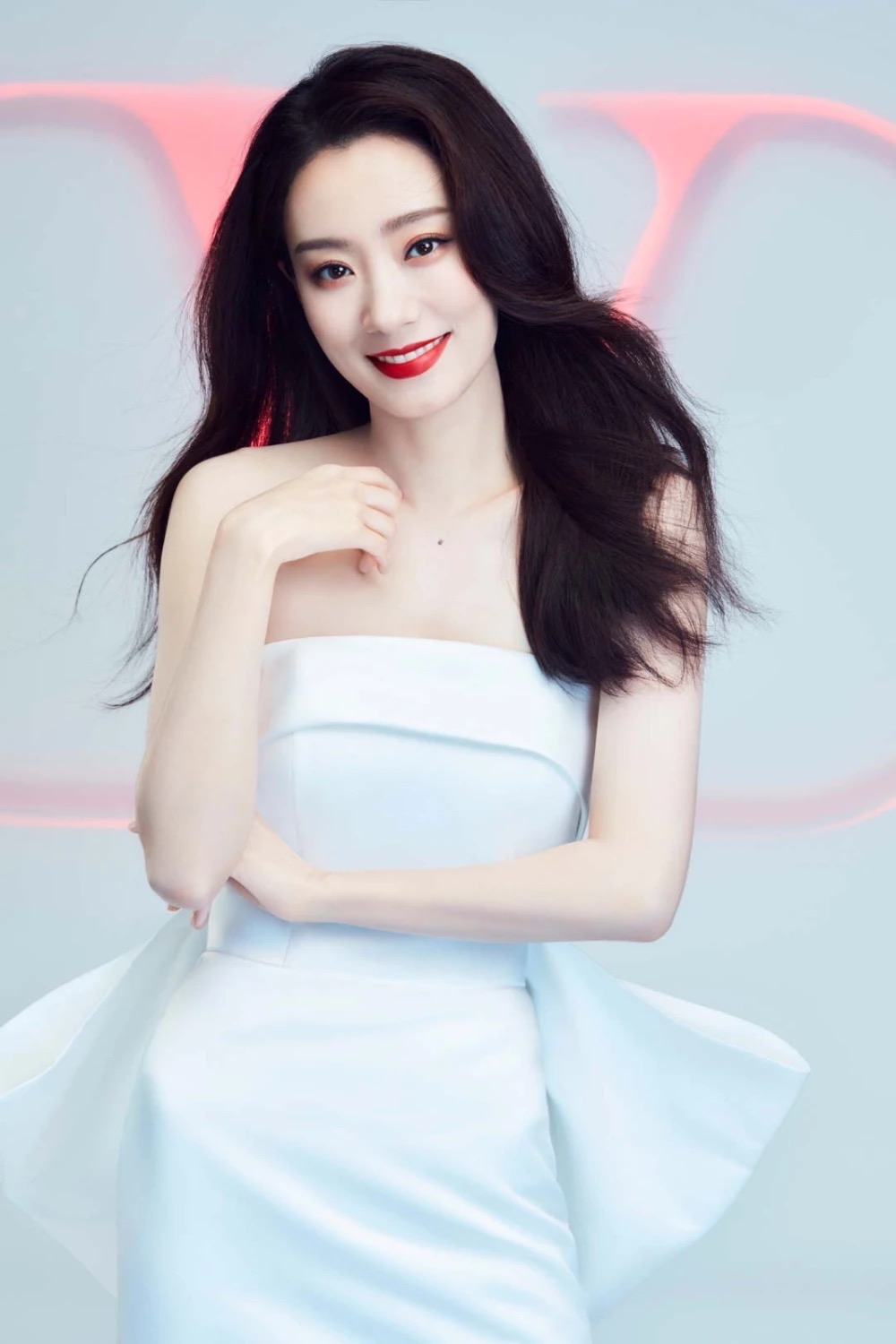 喜剧女神张小斐写真美图:风姿绰约,魅力四射