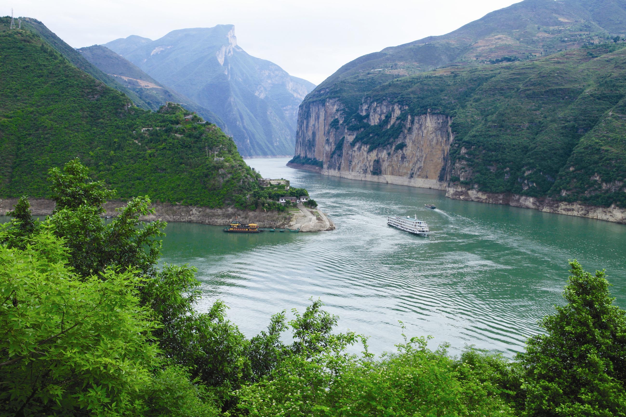 必去中国旅游胜地:探索令人惊叹的三峡风光!