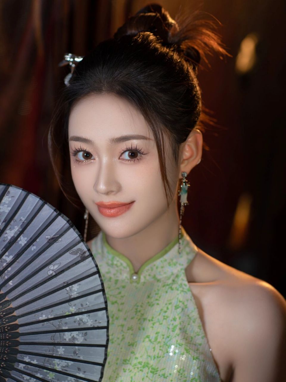 新中式旗袍美女造型,韵味十足