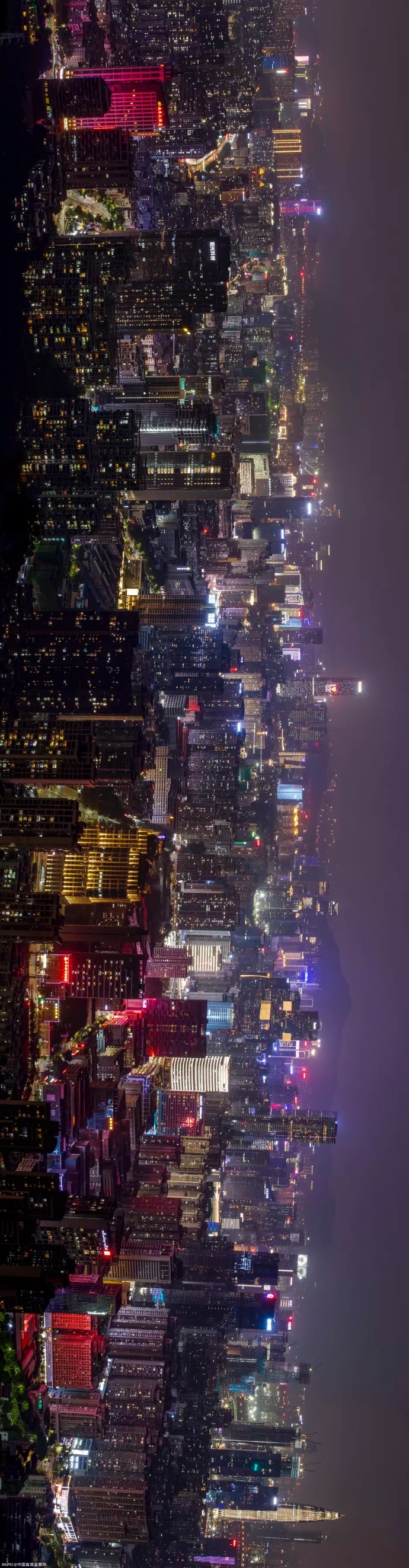 镜头拍摄,再由18张竖拍照片拼接而成的这幅深圳超长全景图有艺术感那