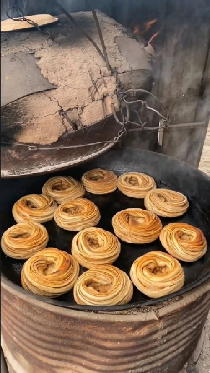 河间吊炉烧饼图片