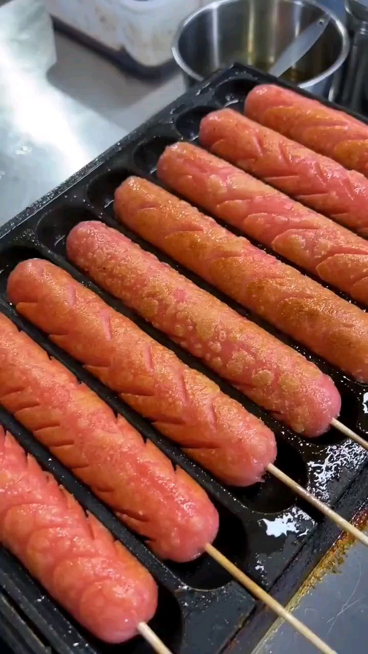 脆皮大烤肠,小本创业赚钱摆摊黄金淀粉肠