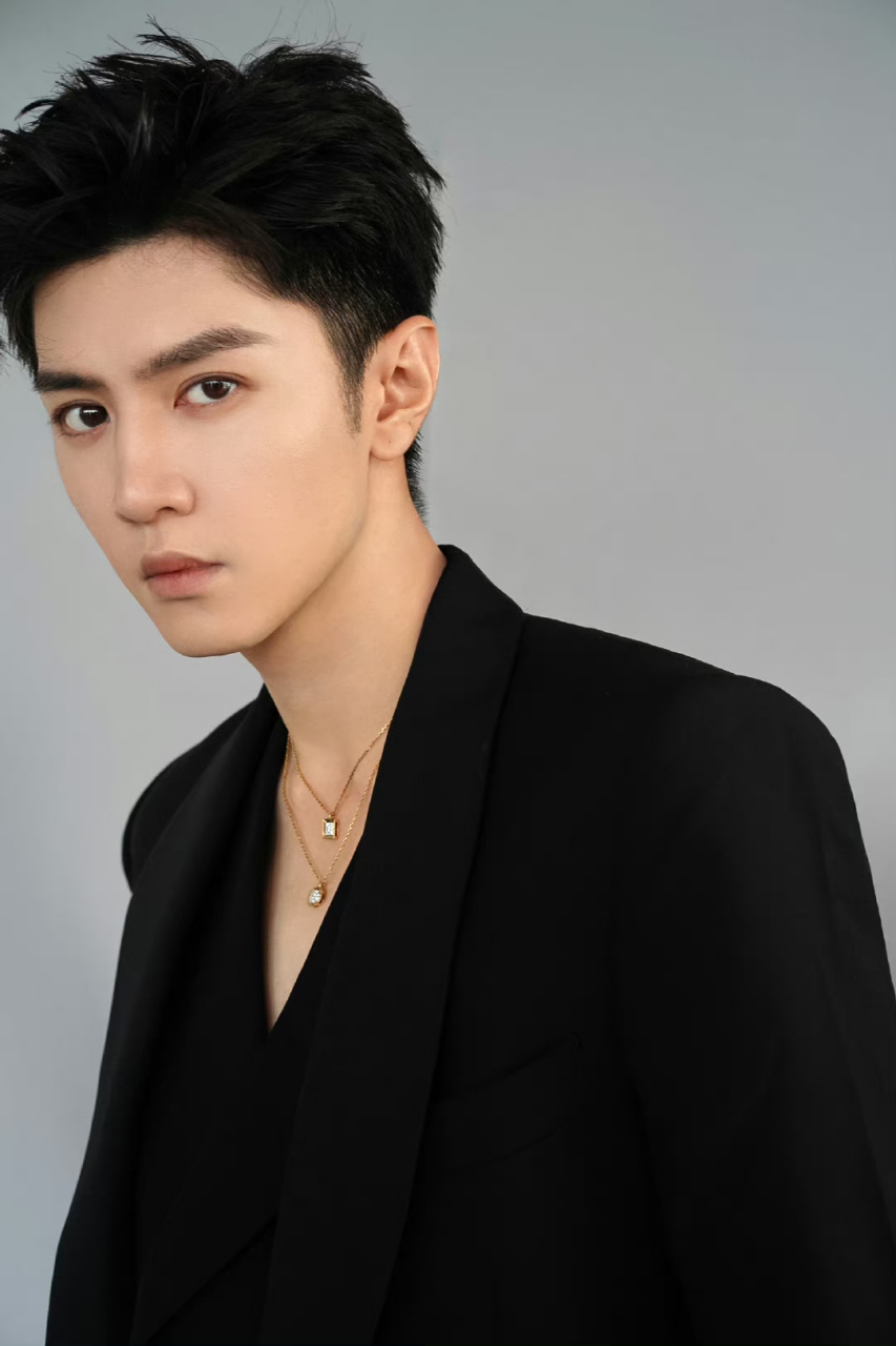 被歪头杀秒到,直接杀进我心里了 ,这该死的魅力