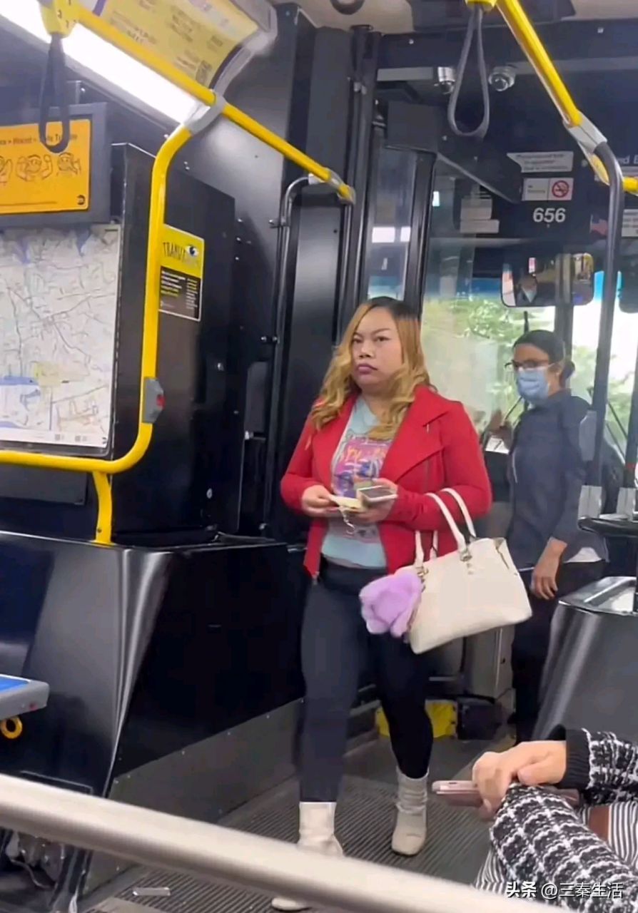 凤姐在美国过得挺好的,吃胖了,整个人红光满面,气色好到爆!