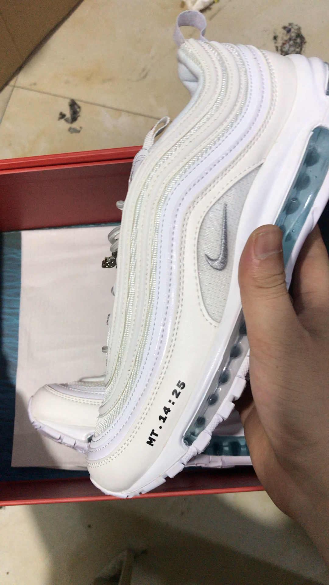 max97圣水跑步鞋细节鉴赏