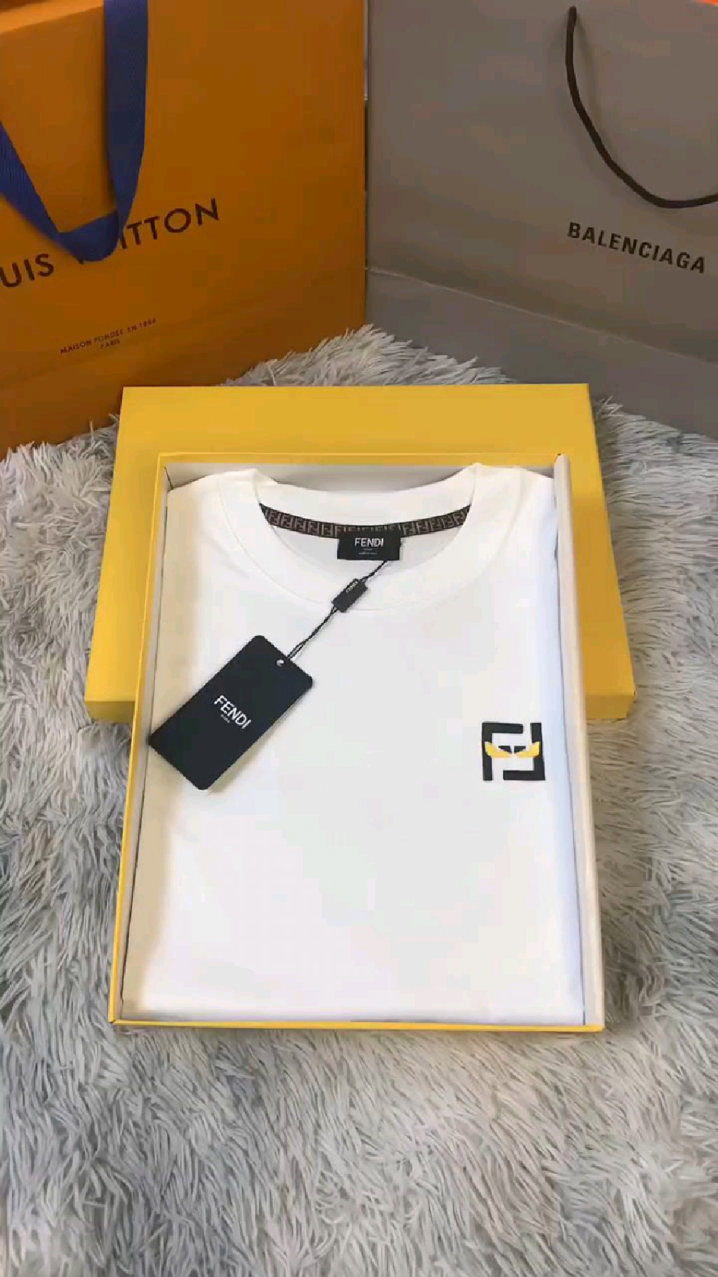 芬迪刺绣logo圆领短袖