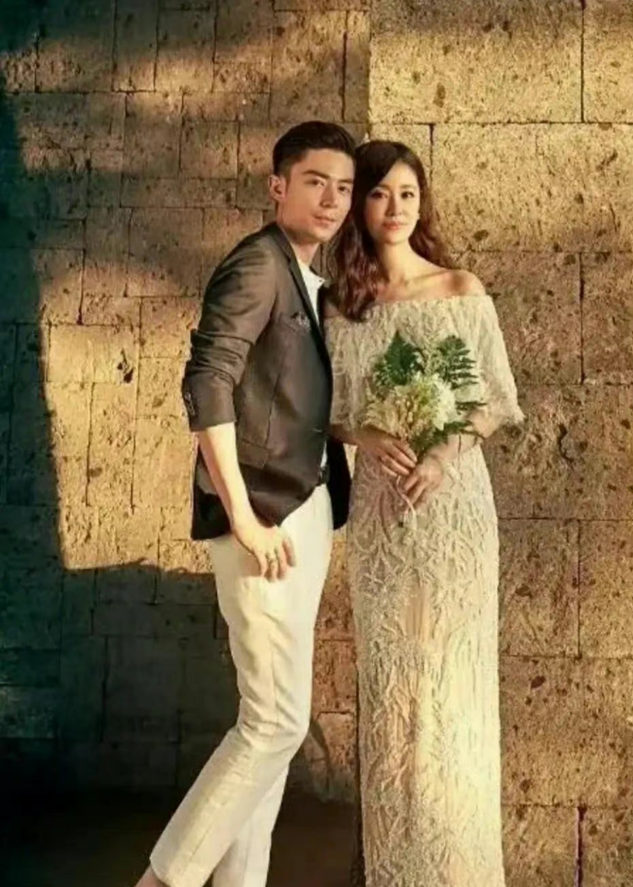 林心如霍建华结婚照,没有完全突出夫妻俩的颜值