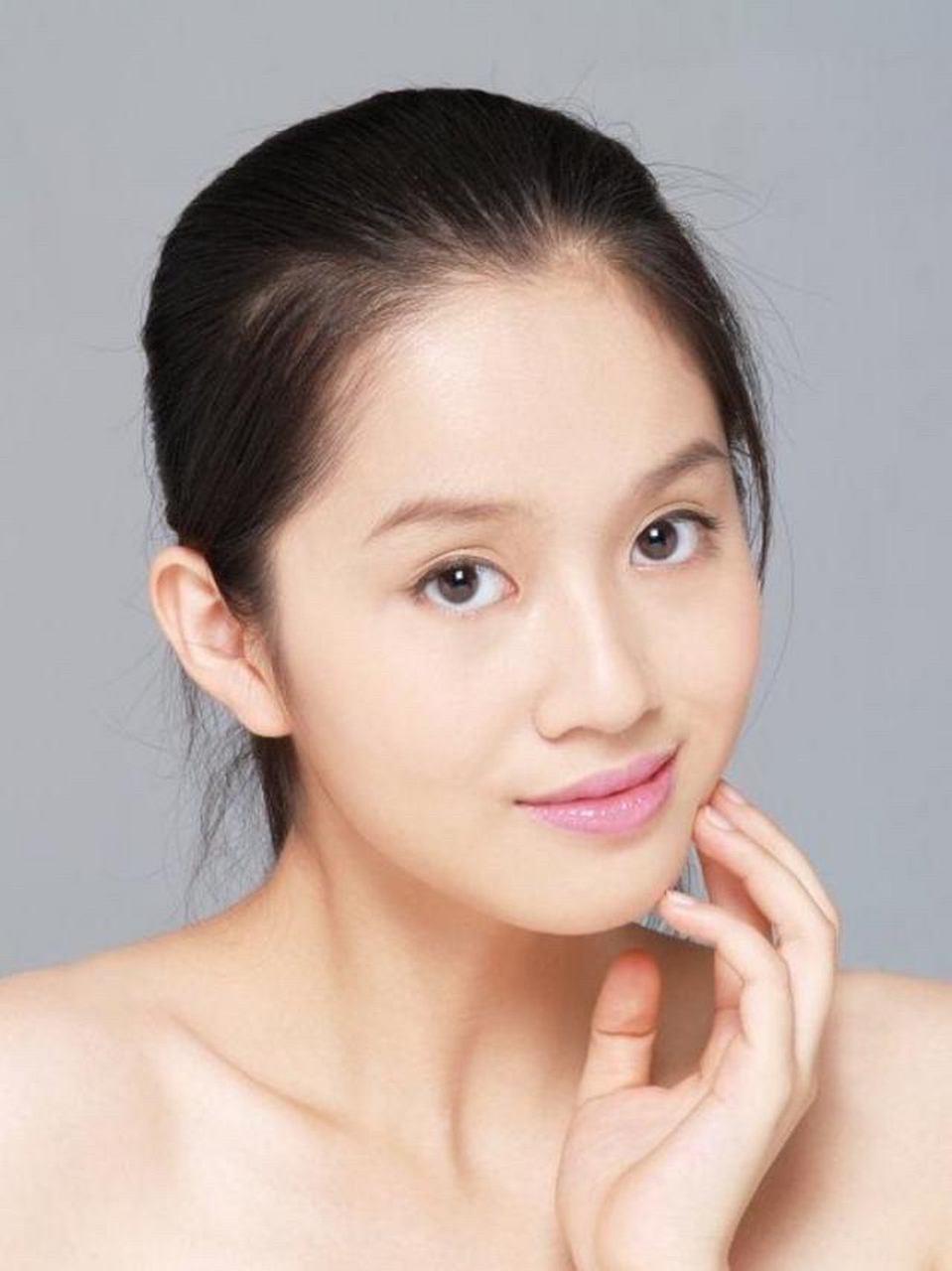 苏倩薇,原名苏茜薇,1987年6月7日出生于福建省莆田市仙游县,中国内地