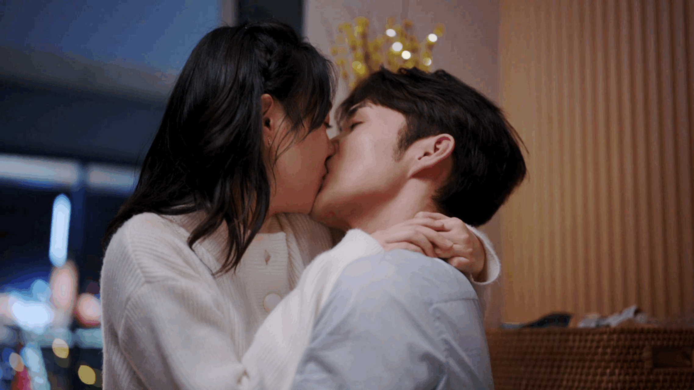 张彬彬真的是霸总天花板啊 真的好会亲,太撩了  和吴倩,虞书欣都好有