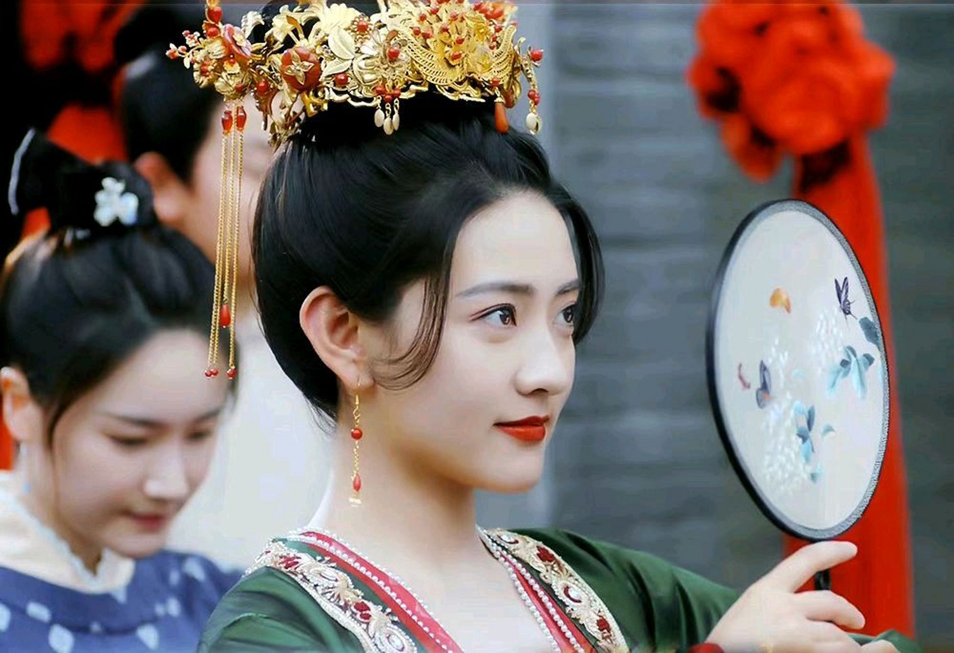 梁洁的古装造型适配度好高啊,又酷又帅,这颜值谁能不爱呢!#gif创作人