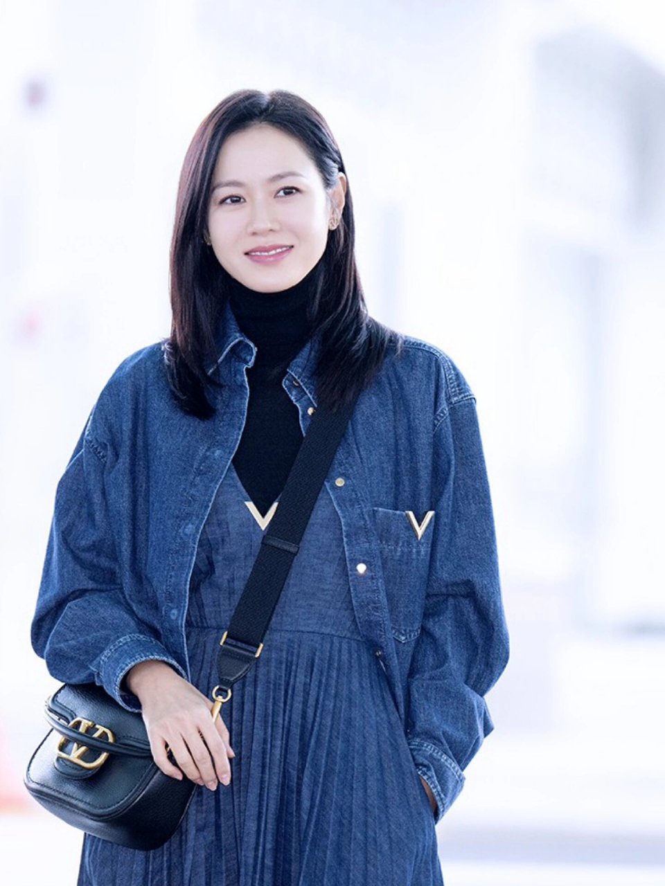 孙艺珍机场生图,久违露面的妈咪状态好棒!