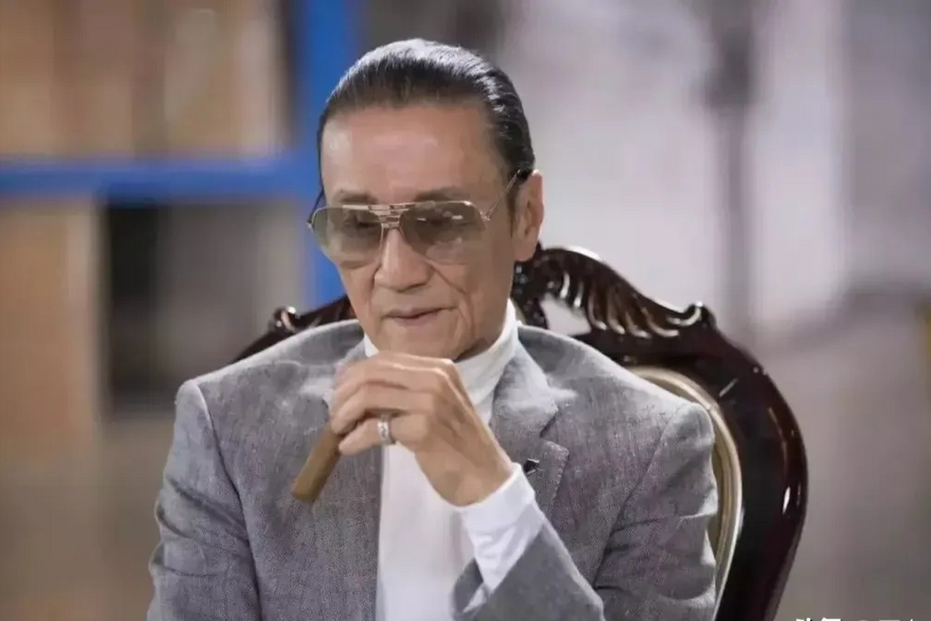 谢贤爆料:王菲与谢霆锋早已分手,再无复合可能  近日,谢贤在参加某