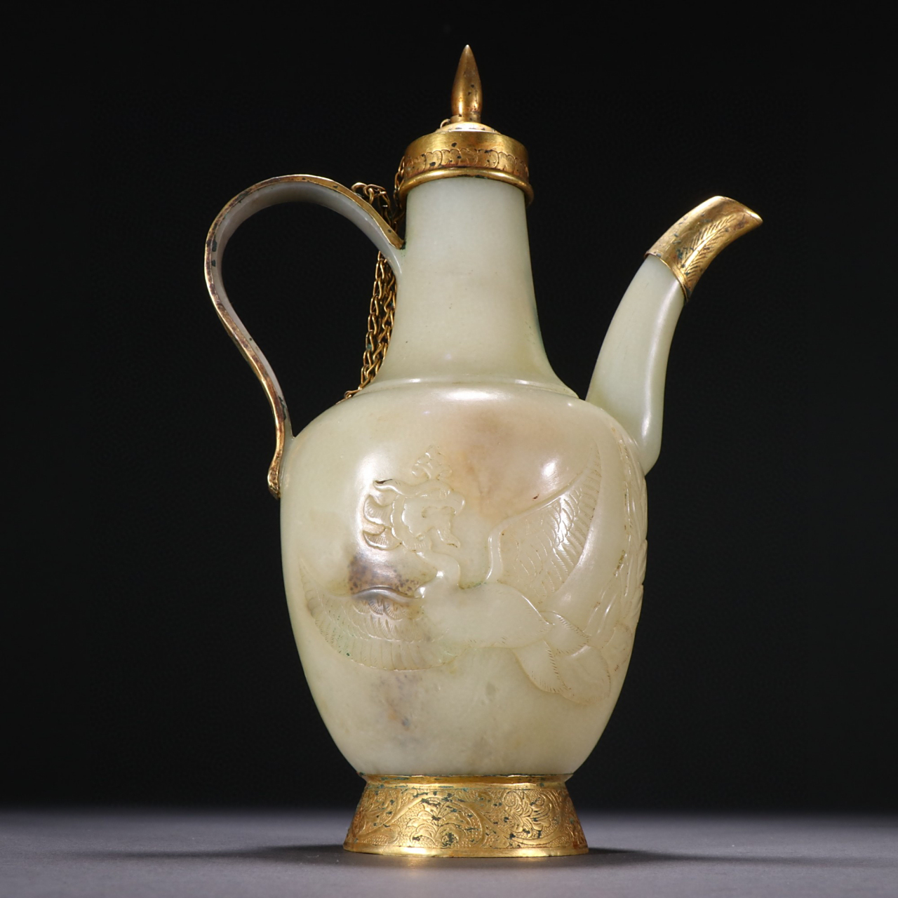 辽金 和田玉包金凤纹酒壶. 规格:高22.5㎝宽15㎝重422g