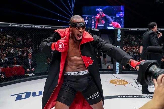 他是格史上最得瑟的选手之一,"毒液"迈克尔佩奇唯一一次降服