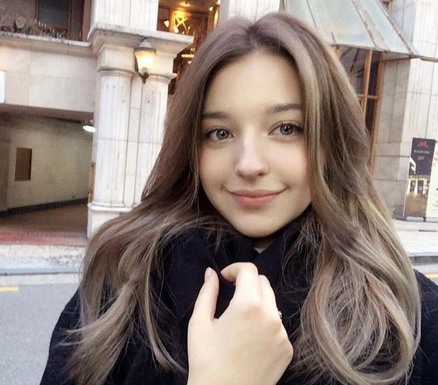 俄罗斯小仙女安吉丽娜·丹妮洛娃1996年出生,她长的天生丽质是一位在