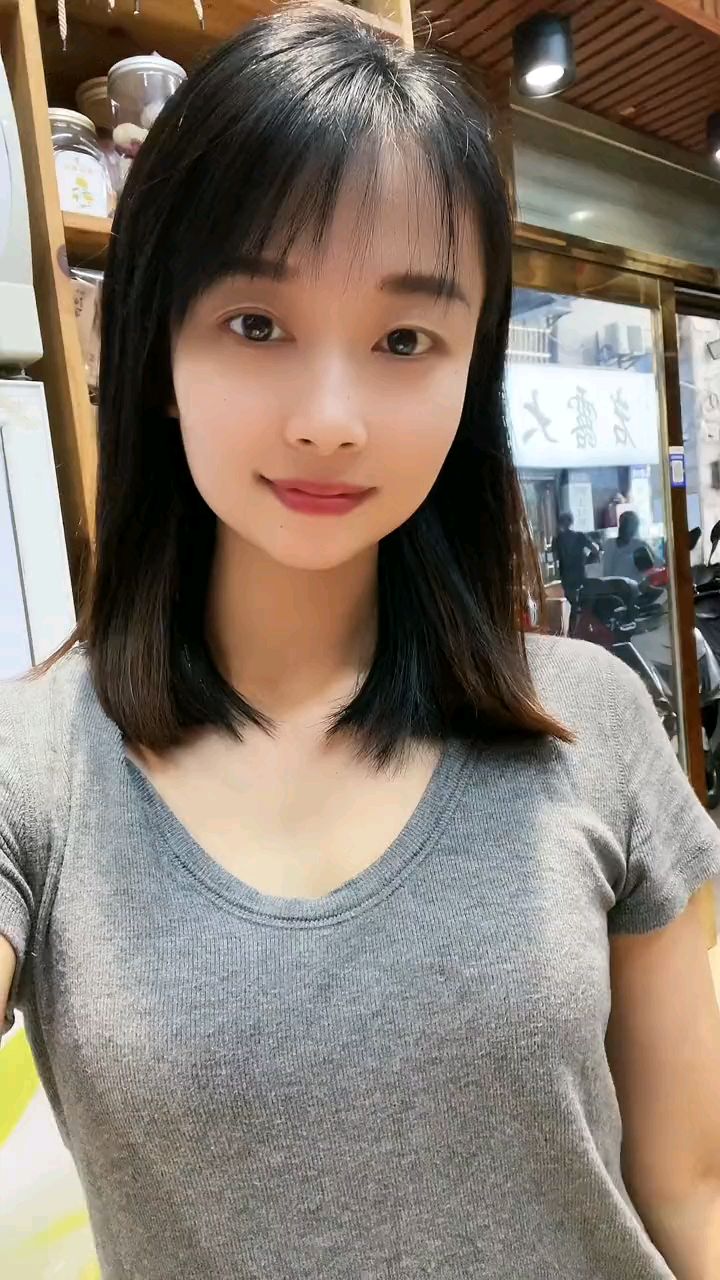 文静贤惠干净沉稳的女人