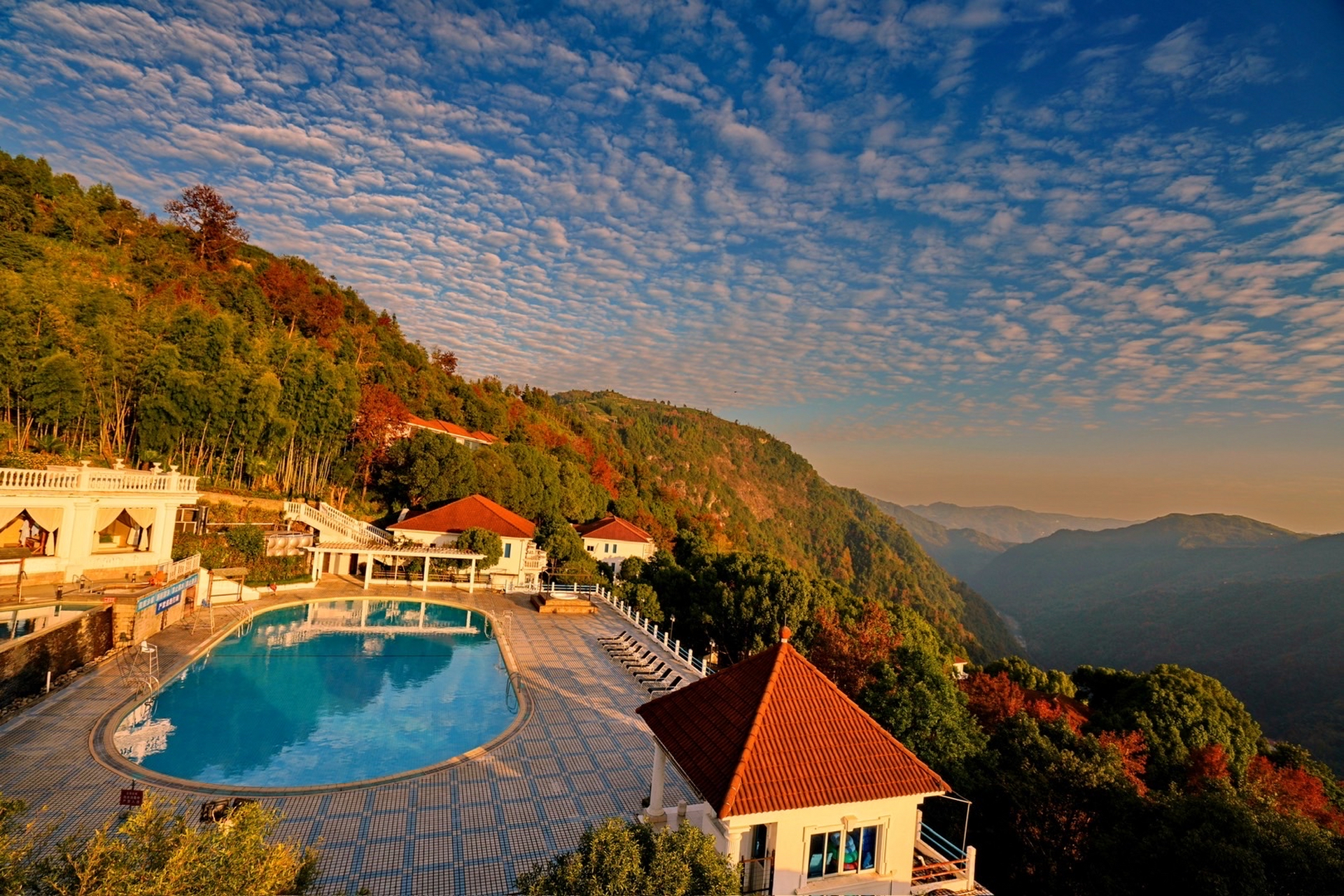 泡温泉是温州人的最爱,浙江泡温泉最佳目的地就是泰顺大峡谷温泉度假