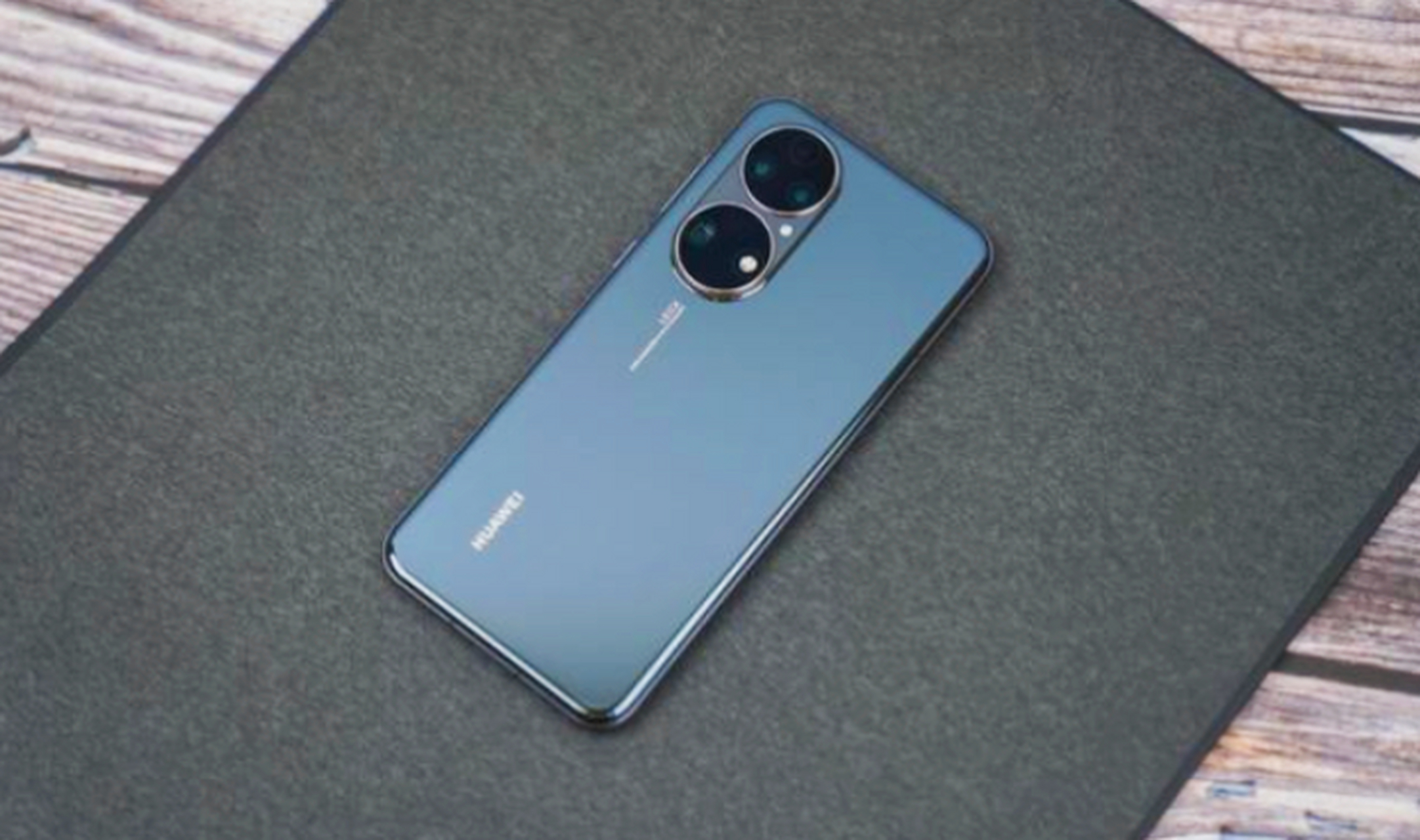 华为p50e作为当初上市售价4000元,却偏偏搭载了骁龙778g芯片,性能方面