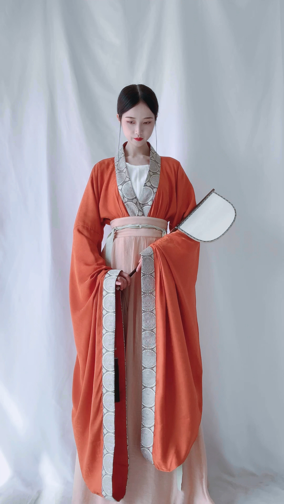 足以说明,南北朝大袖襦有多显身材-度小视