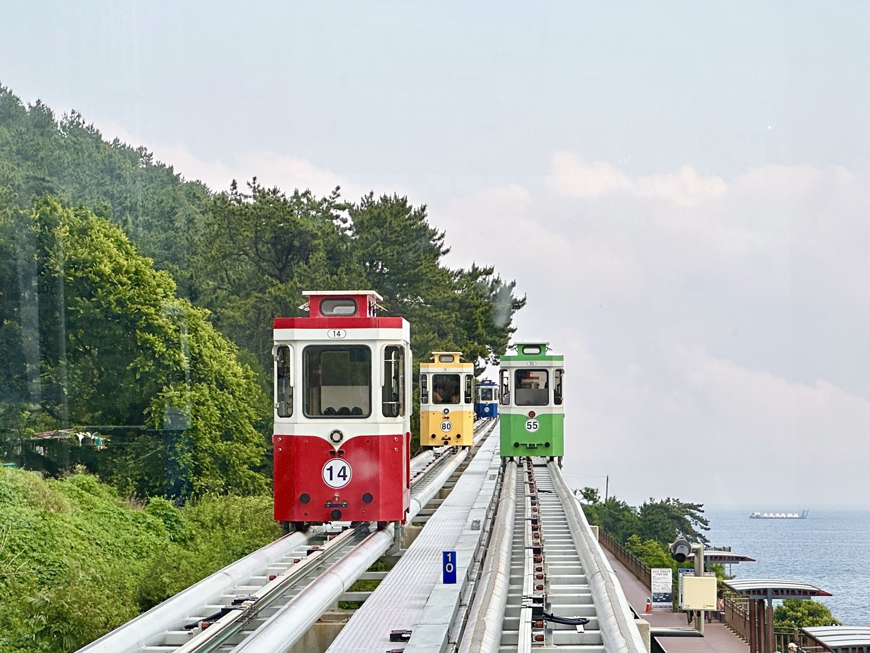 釜山天空胶囊火车 sky capsule #看见不一样的风景#  #釜山行