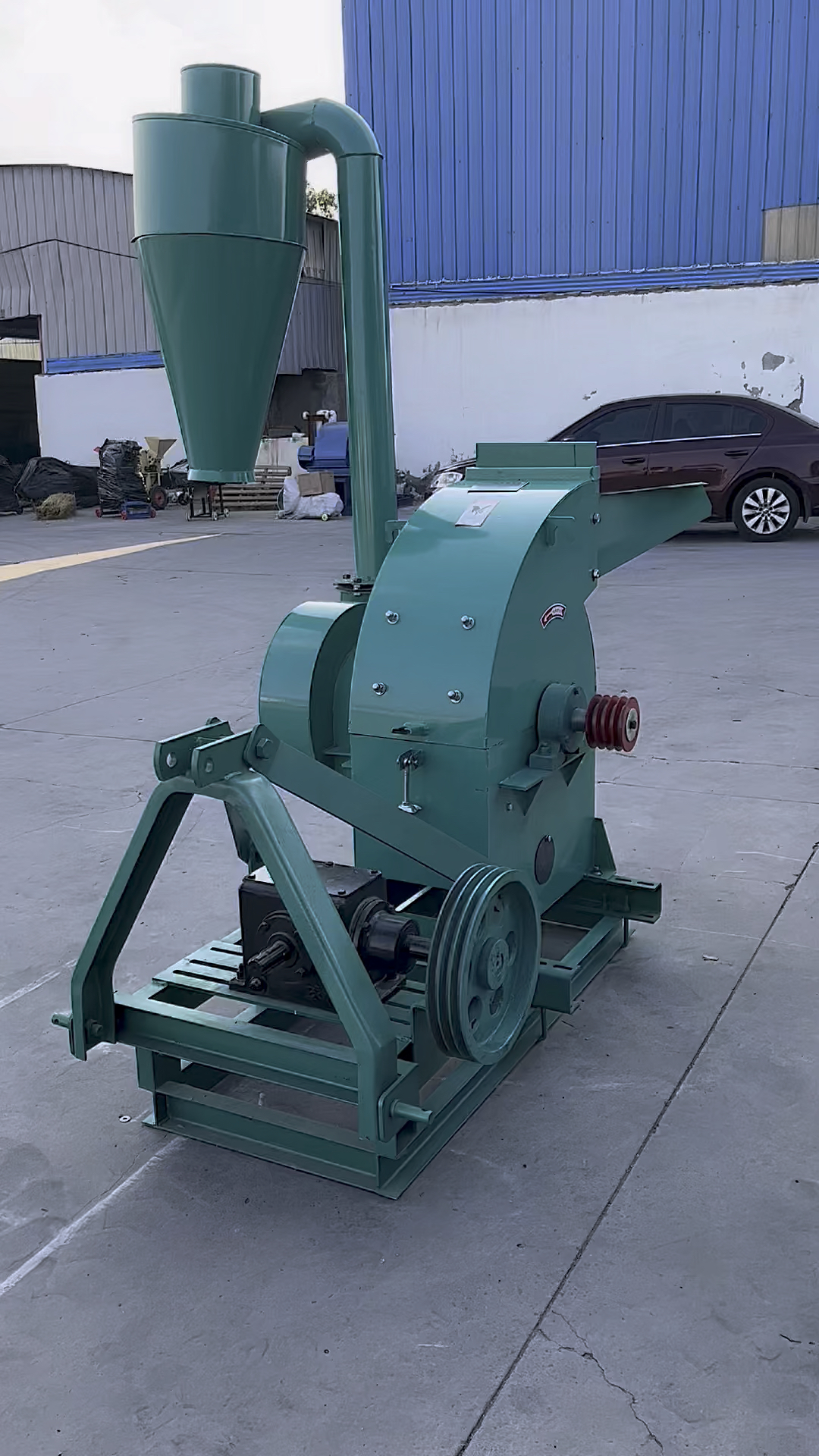 郑州立顺达500型锤片式饲料粉碎机-度小视