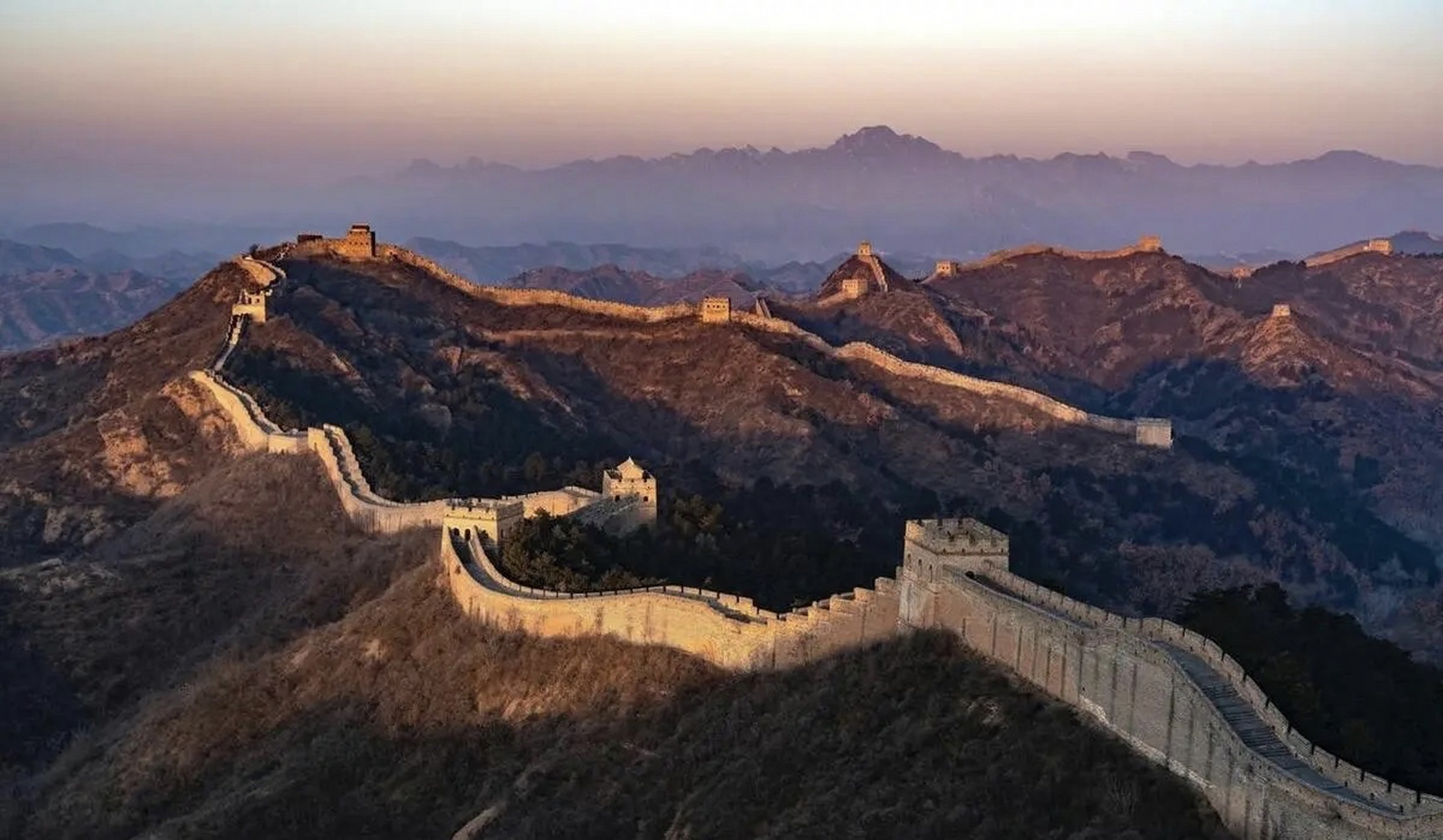 世界上最长的城墙——长城; 2.世界现存最大的古建筑群——故宫; 3.